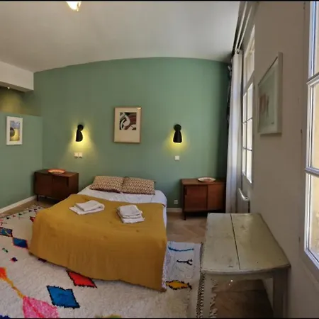 Apartment Grand Cours Mirabeau
